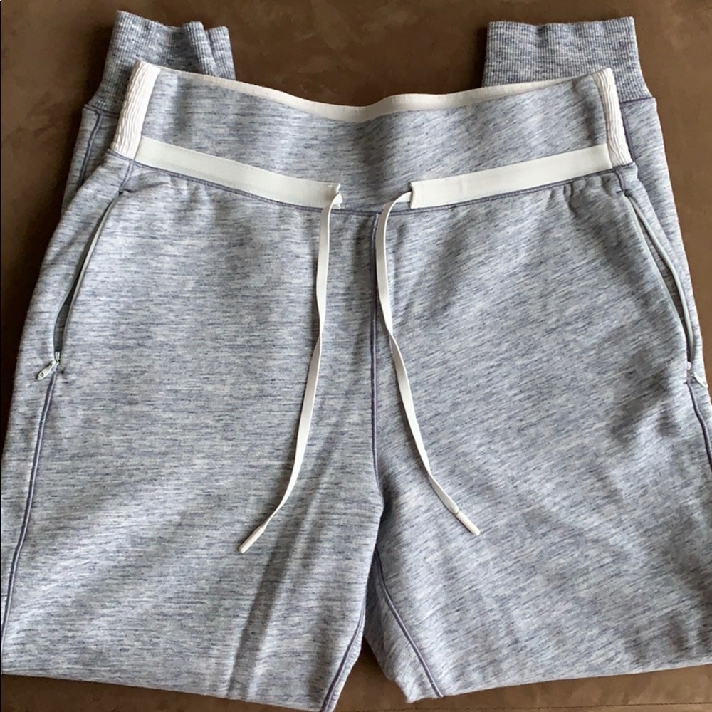 Size 8 lululemon joggers